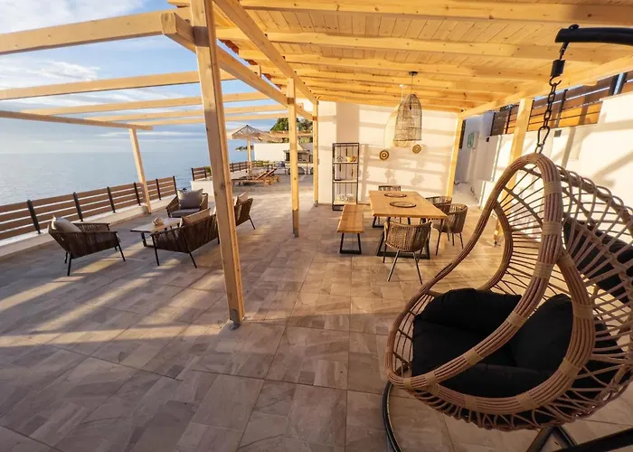 Navis Luxury *
