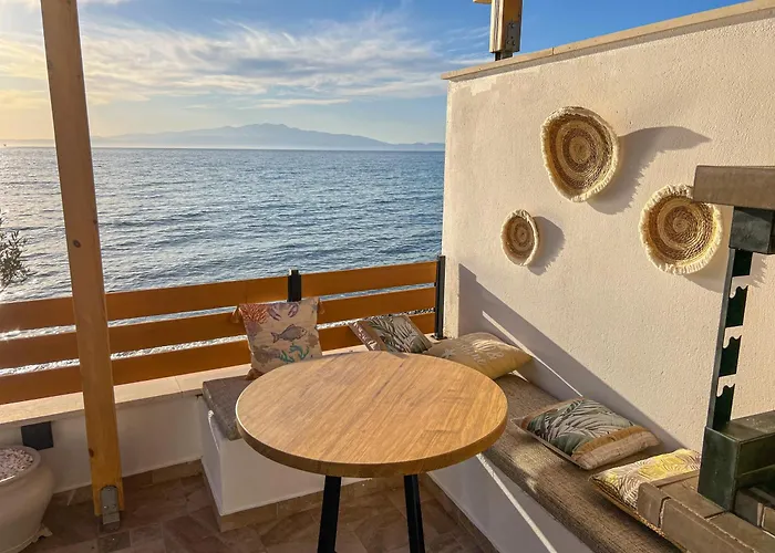 Navis Luxury