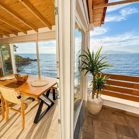 Navis Luxury Apartment *