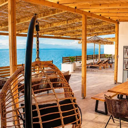Navis Luxury