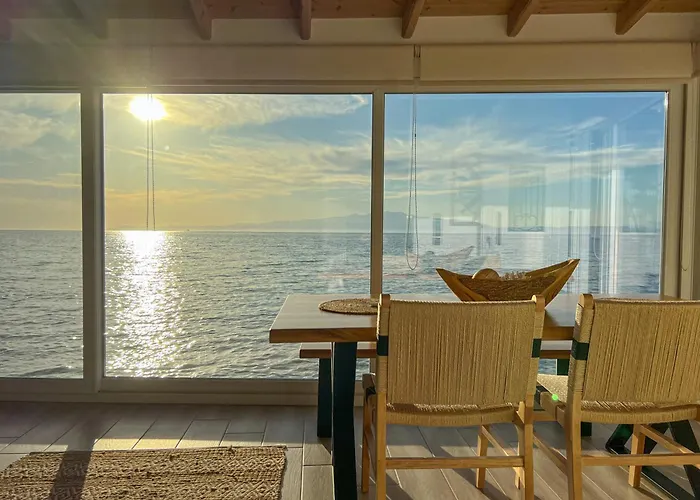 Navis Luxury Skála Kallirákhis